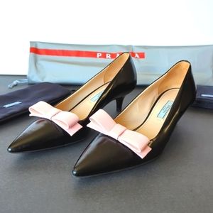 PRADA BLACK LEATHER BOW DETAIL POINTED TOE PUMPS